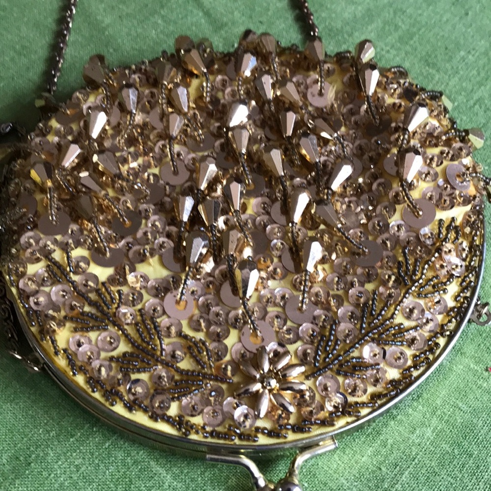 Vintage gold sequin ladies designer purse - Picture 6 of 7
